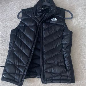 women’s north face vest